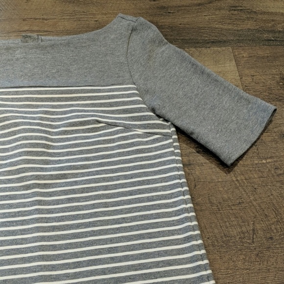 Gap Designed and Crafted Gray Striped Short Sleeve Dress Size XS - Picture 4 of 8